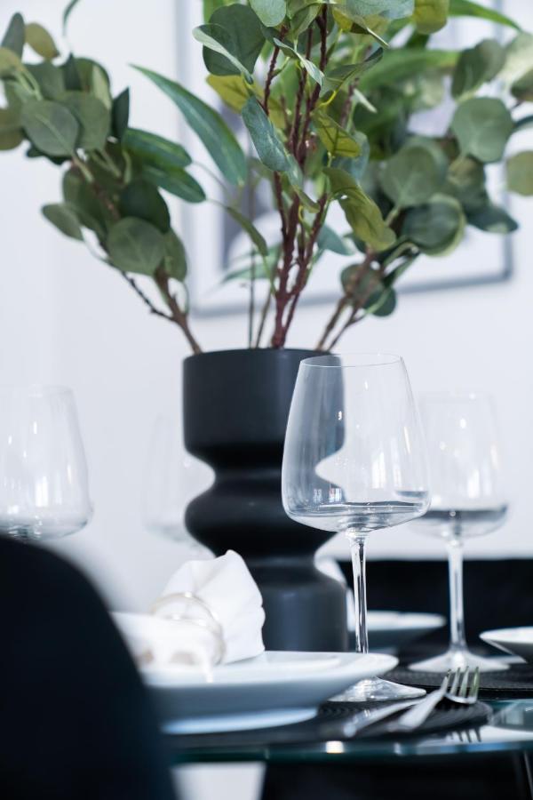 Hosta Group - Prestige 1 Bed Apartment - The Olive Cambridge  Buitenkant foto
